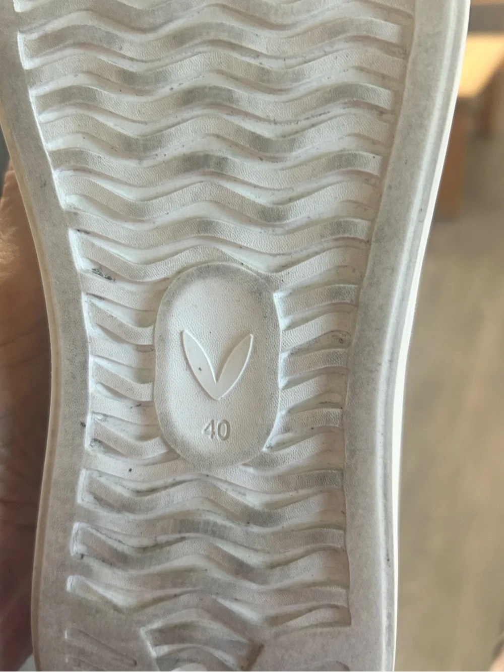 Vivaia V-Tune Embroidered Water resistant Knit Slip on Sneakers. Size 9
